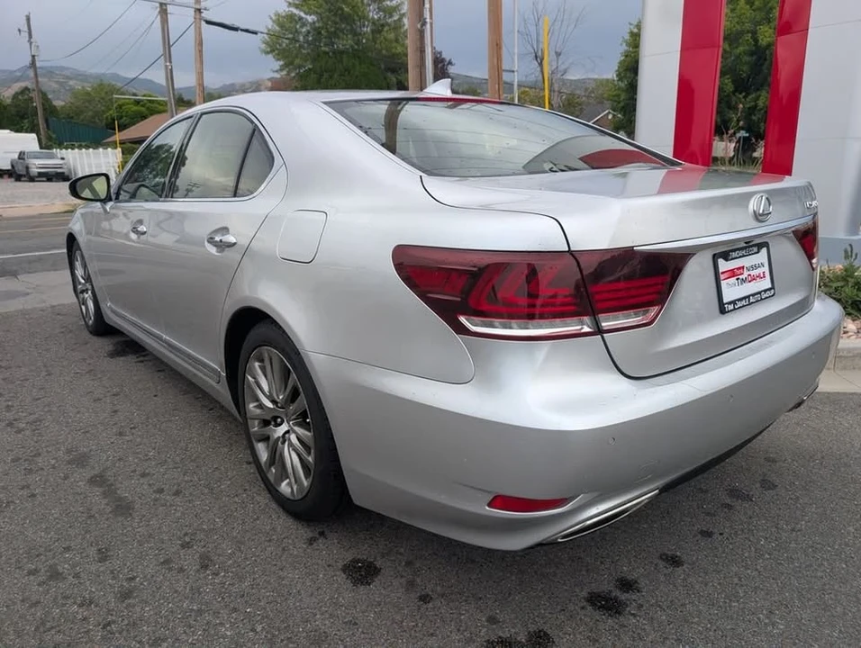 2015 Lexus LS 4th Gen - Image 4 of 7