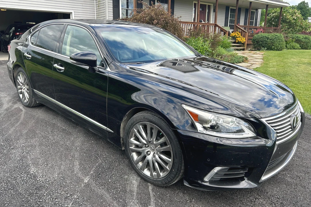 2015 Lexus LS 4th Gen - Image 20 of 31