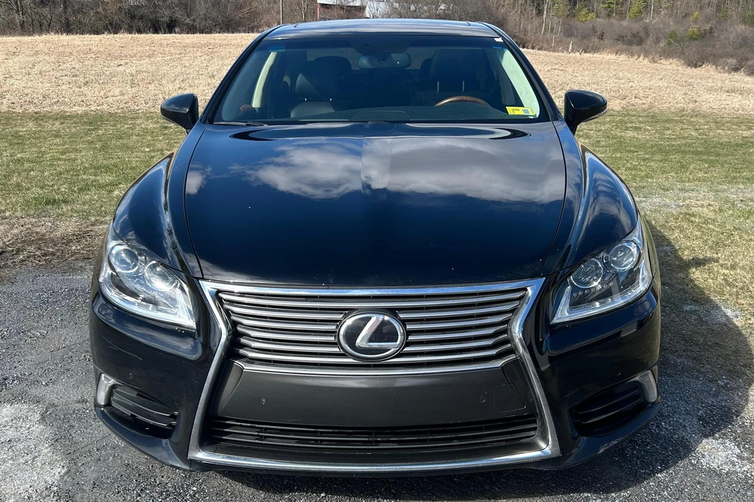 2015 Lexus LS 4th Gen - Image 2 of 31