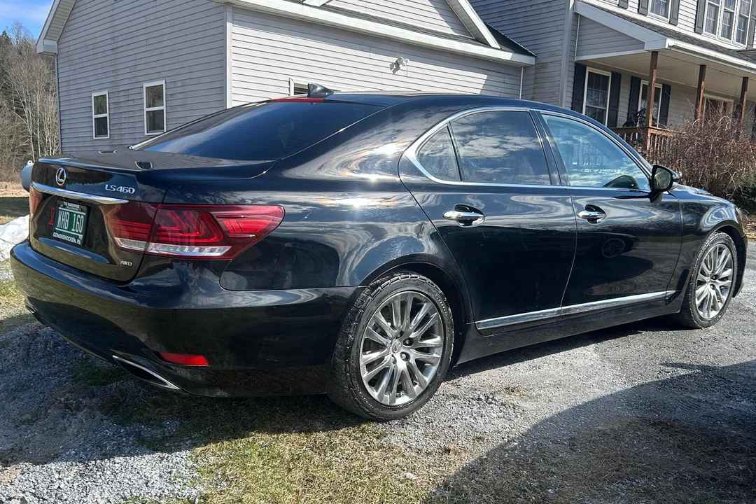 2015 Lexus LS 4th Gen - Image 5 of 31