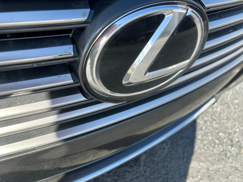 2015 Lexus LS 4th Gen - Image 22 of 31