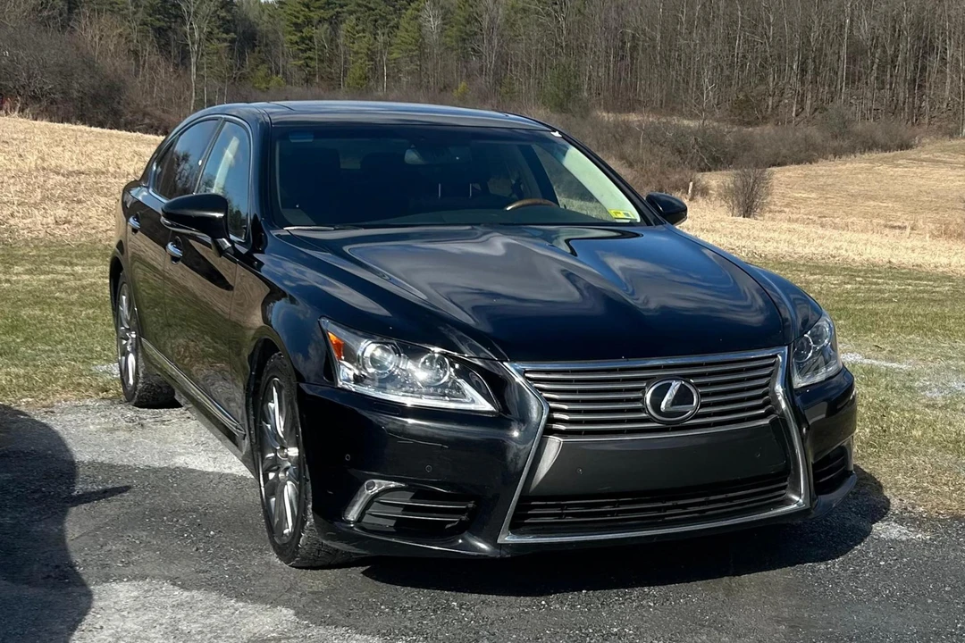 2015 Lexus LS 4th Gen - Image 21 of 31