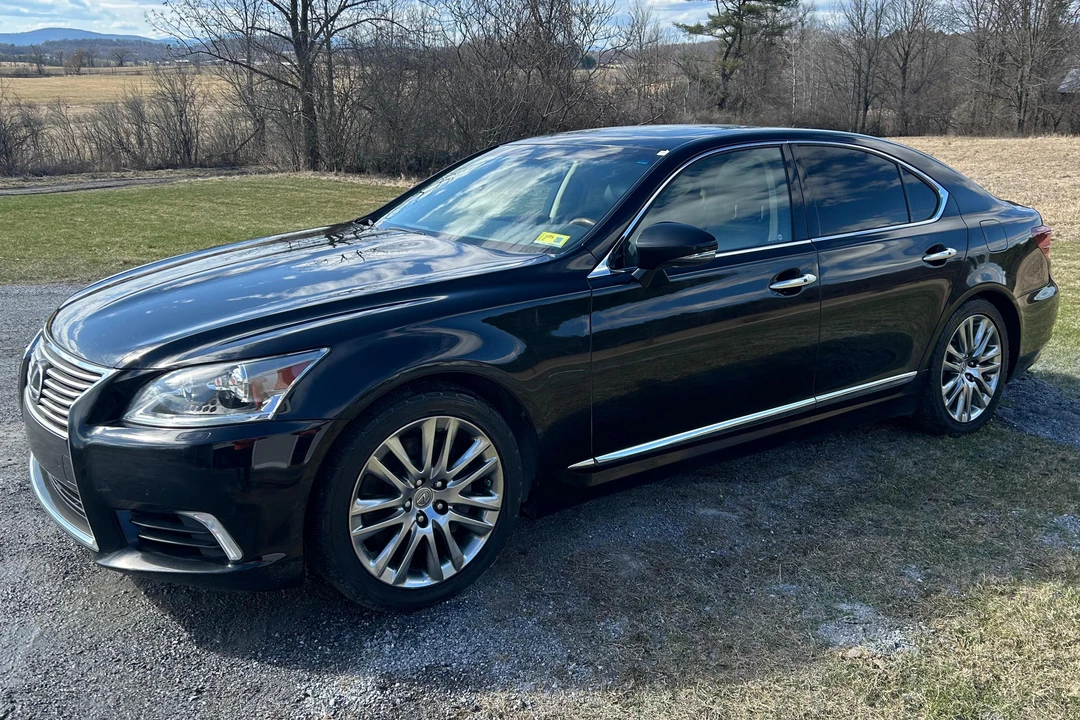 2015 Lexus LS 4th Gen - Image 3 of 31