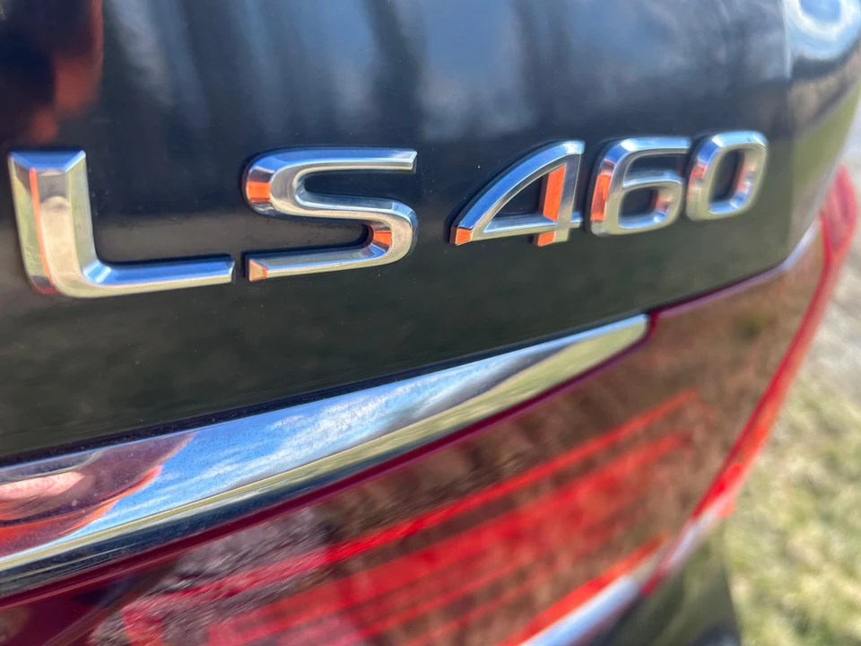 2015 Lexus LS 4th Gen - Image 23 of 31