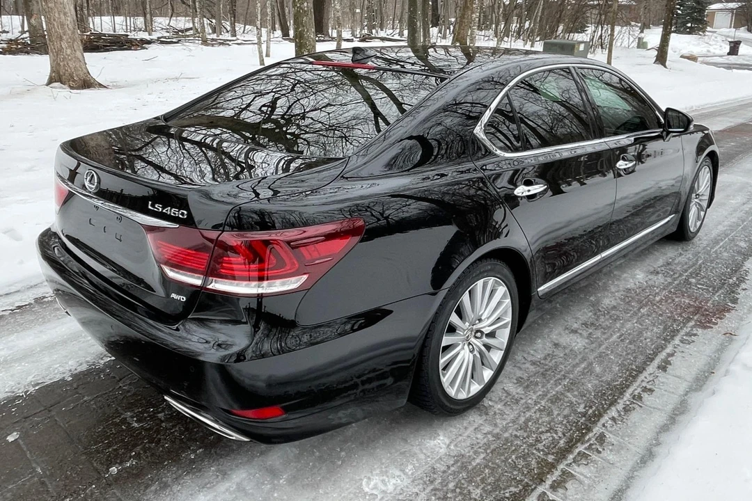 2015 Lexus LS 4th Gen - Image 4 of 31