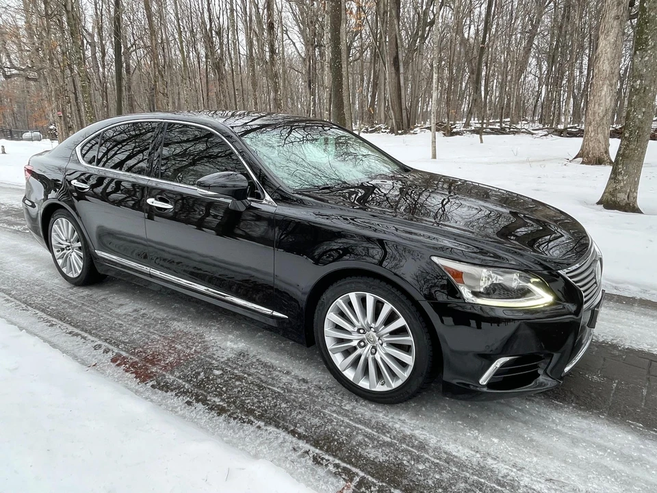 2015 Lexus LS 4th Gen - Image 17 of 31
