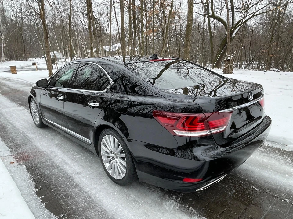 2015 Lexus LS 4th Gen - Image 12 of 31