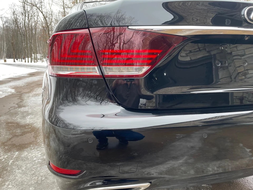 2015 Lexus LS 4th Gen - Image 25 of 31