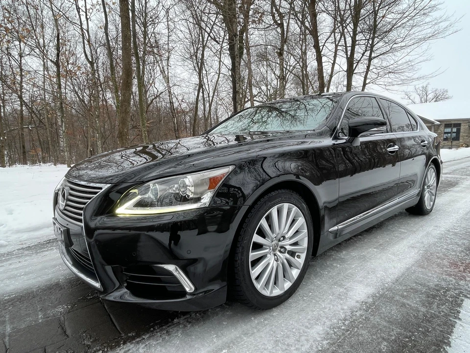 2015 Lexus LS 4th Gen - Image 9 of 31