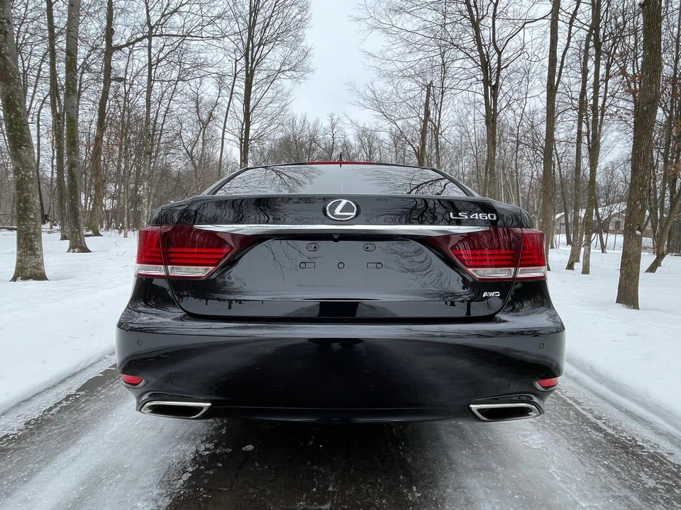 2015 Lexus LS 4th Gen - Image 13 of 31