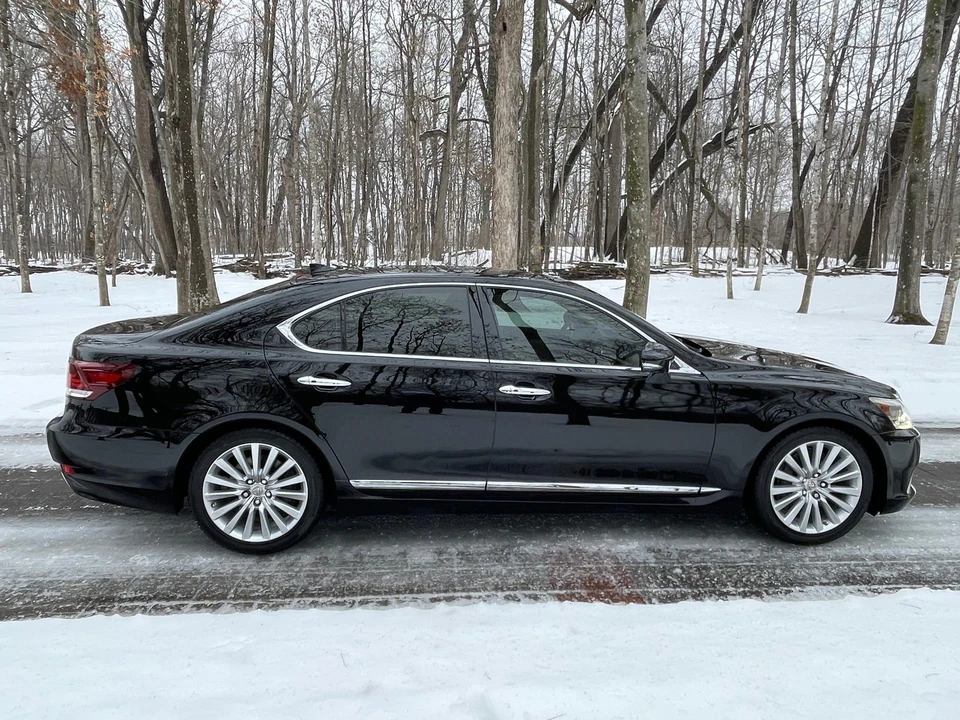 2015 Lexus LS 4th Gen - Image 15 of 31