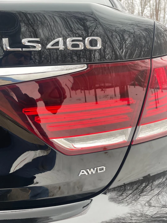 2015 Lexus LS 4th Gen - Image 28 of 31