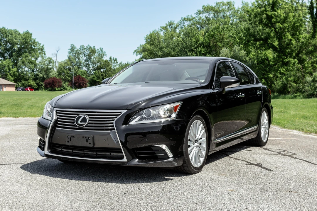 2015 Lexus LS 4th Gen - Image 6 of 31