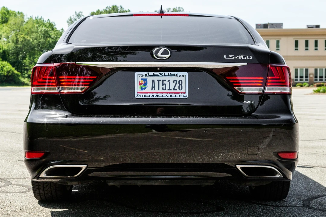 2015 Lexus LS 4th Gen - Image 5 of 31