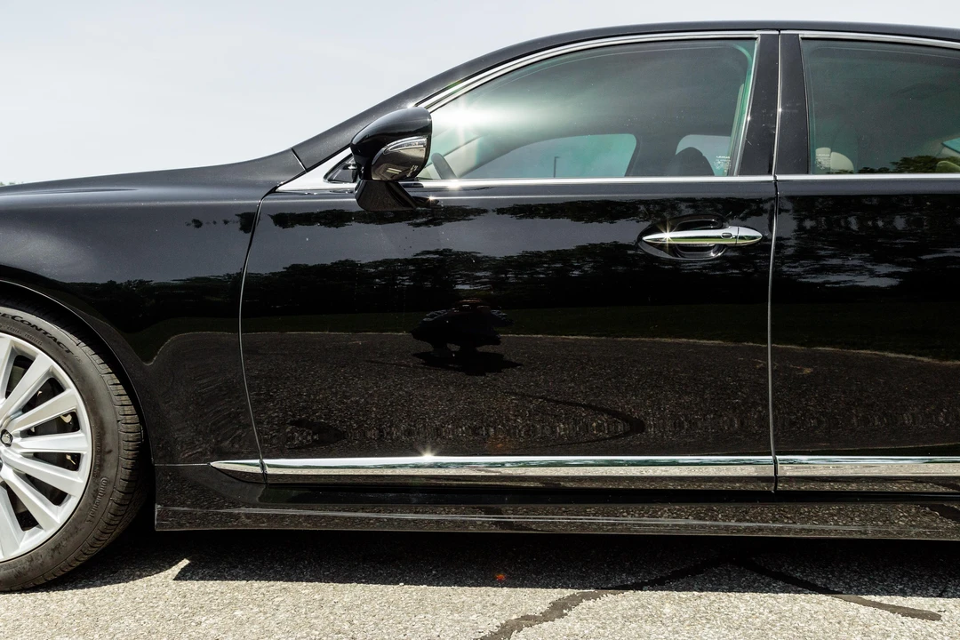 2015 Lexus LS 4th Gen - Image 21 of 31