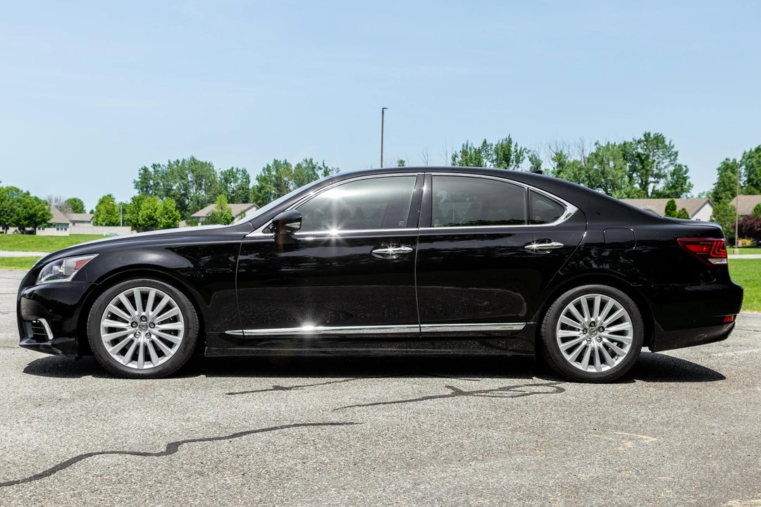 2015 Lexus LS 4th Gen - Image 3 of 31