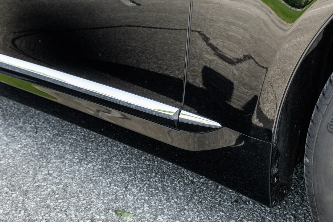 2015 Lexus LS 4th Gen - Image 30 of 31