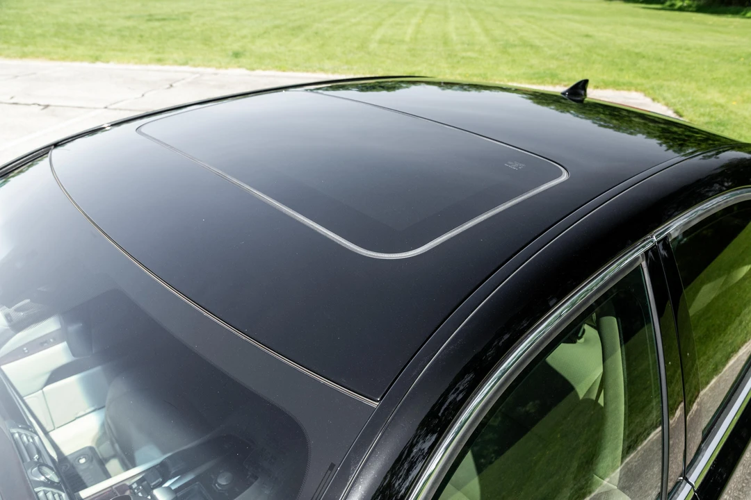 2015 Lexus LS 4th Gen - Image 18 of 31