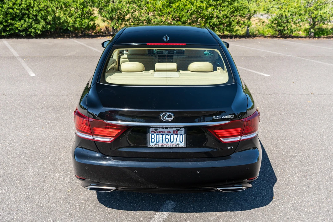 2015 Lexus LS 4th Gen - Image 12 of 31