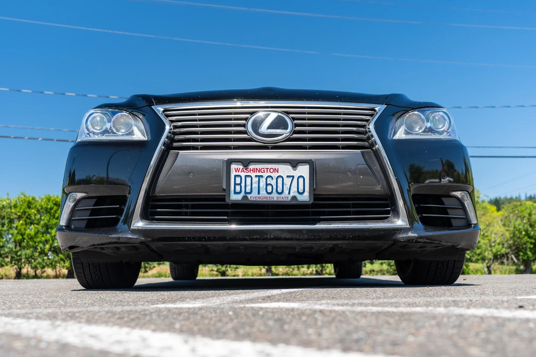 2015 Lexus LS 4th Gen - Image 6 of 31