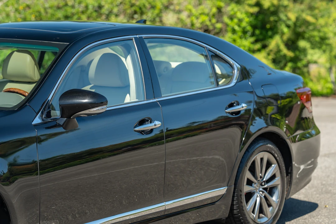 2015 Lexus LS 4th Gen - Image 31 of 31