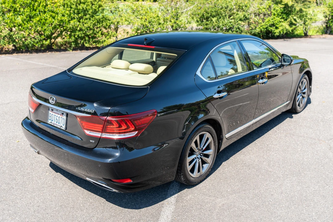2015 Lexus LS 4th Gen - Image 15 of 31