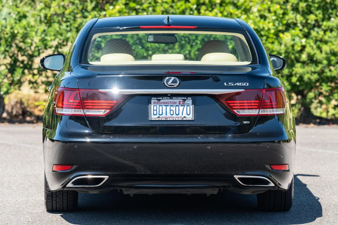 2015 Lexus LS 4th Gen - Image 5 of 31