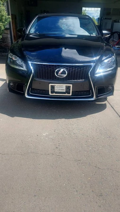 2015 Lexus LS 4th Gen - Image 4 of 7