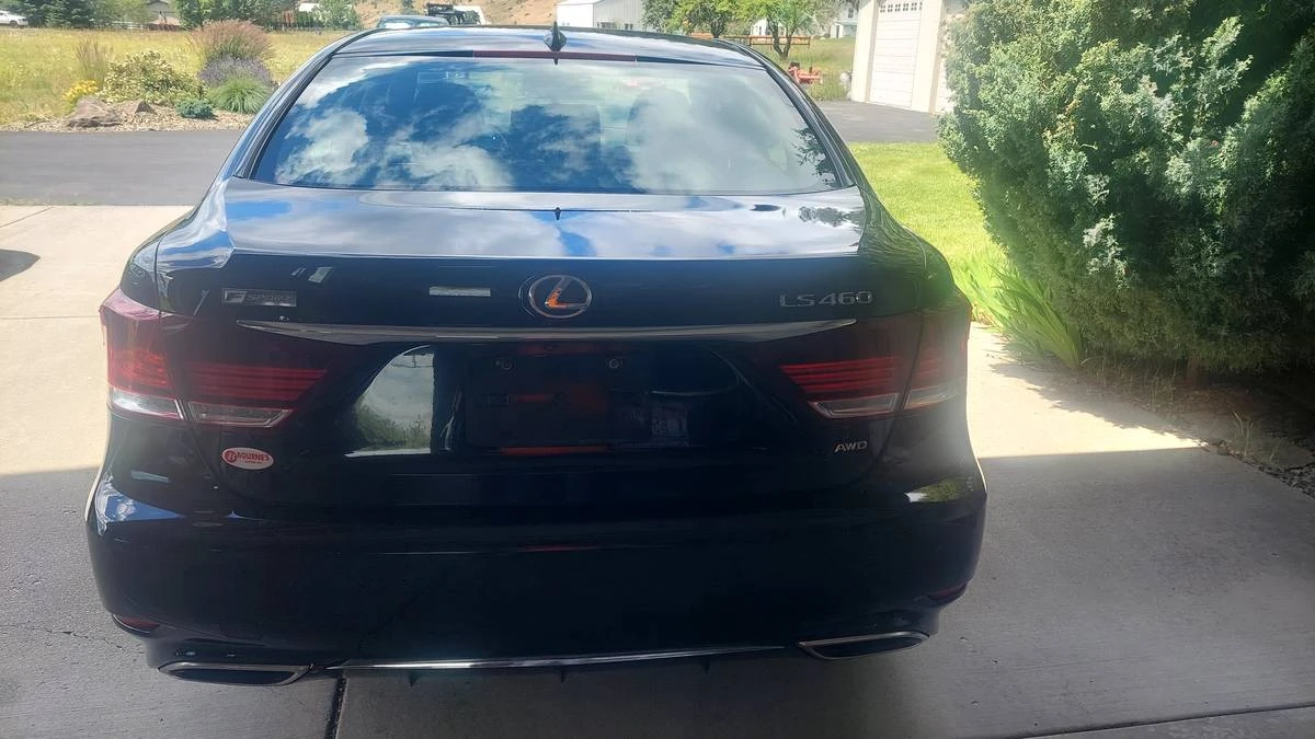 2015 Lexus LS 4th Gen - Image 3 of 7