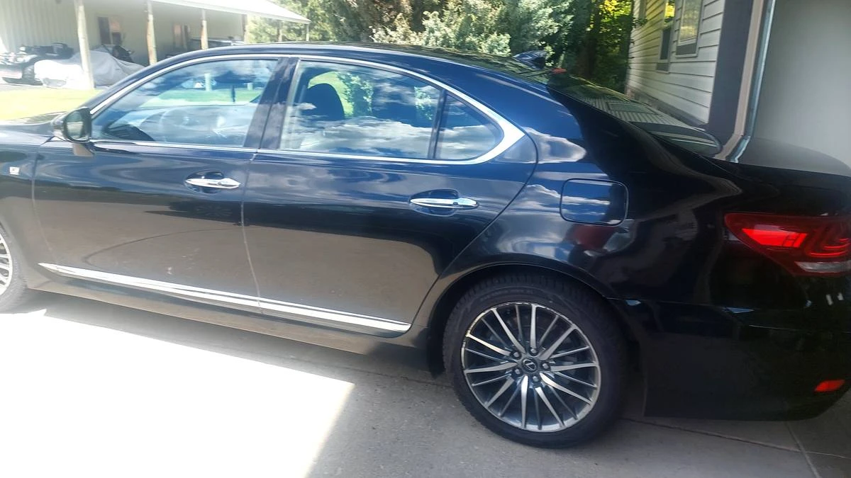 2015 Lexus LS 4th Gen - Image 2 of 7