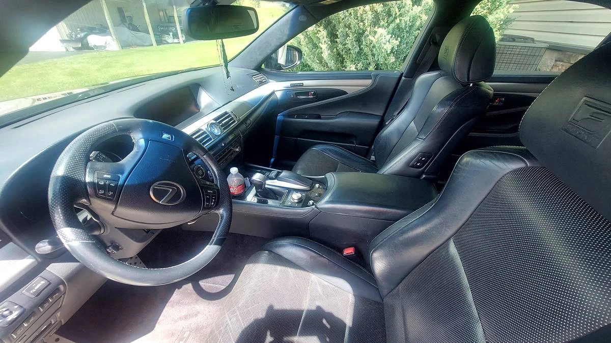2015 Lexus LS 4th Gen - Image 6 of 7