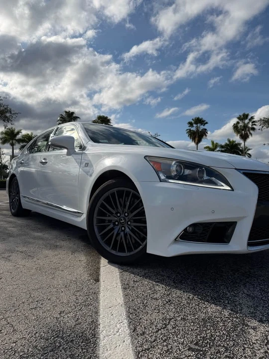 2015 Lexus LS 4th Gen - Image 6 of 16