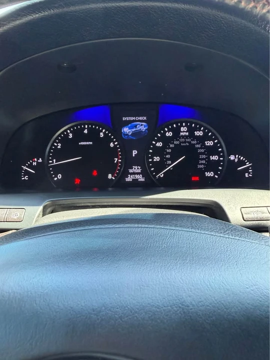 2015 Lexus LS 4th Gen - Image 18 of 20