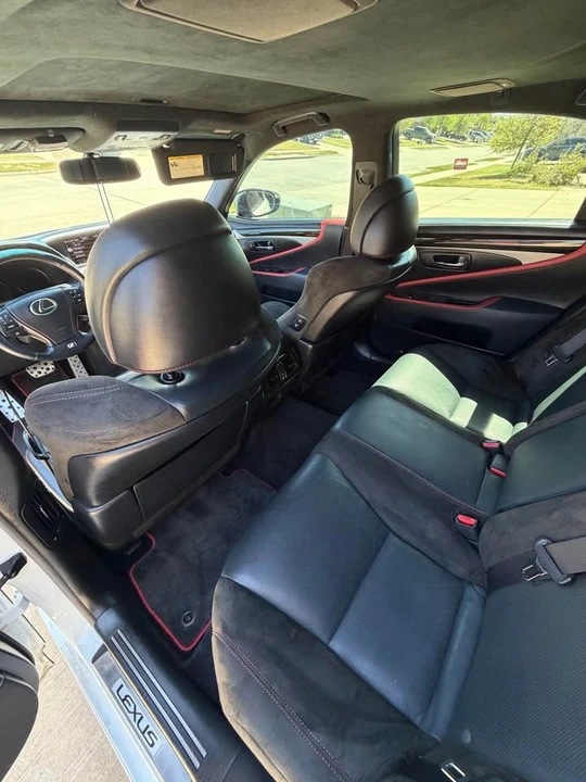 2015 Lexus LS 4th Gen - Image 15 of 20