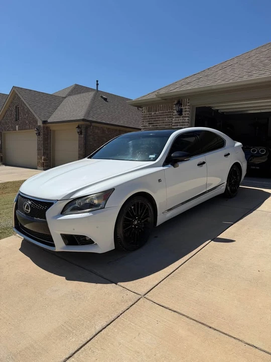2015 Lexus LS 4th Gen - Image 8 of 20