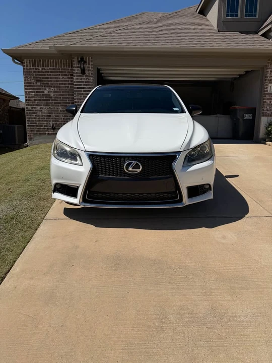 2015 Lexus LS 4th Gen - Image 9 of 20