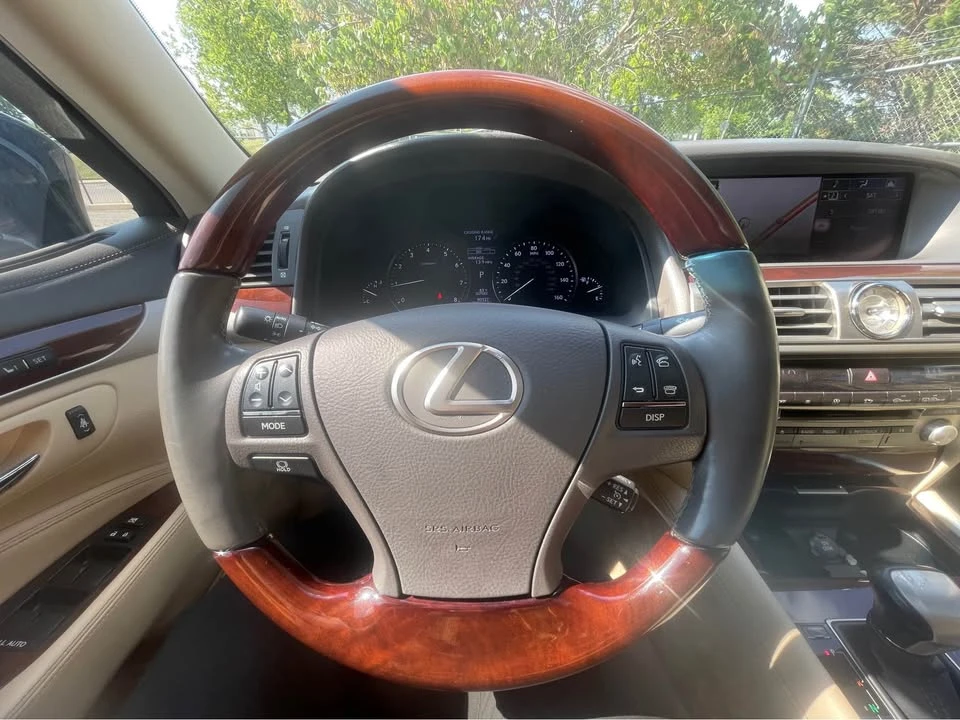 2015 Lexus LS 4th Gen - Image 10 of 18
