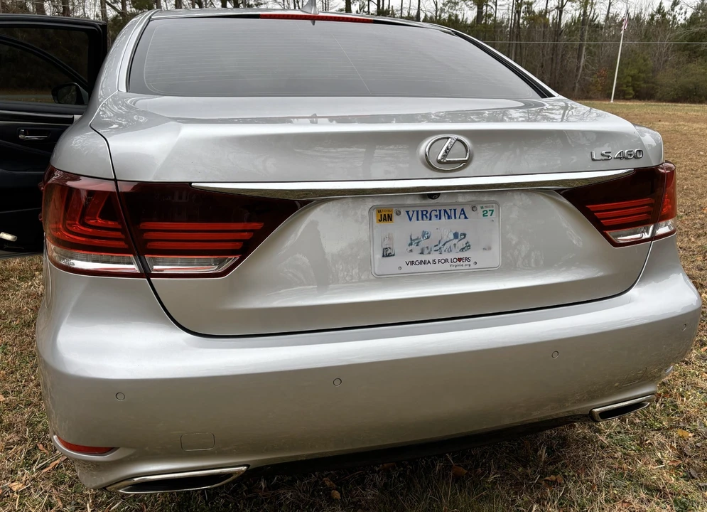 2015 Lexus LS 4th Gen - Image 14 of 21