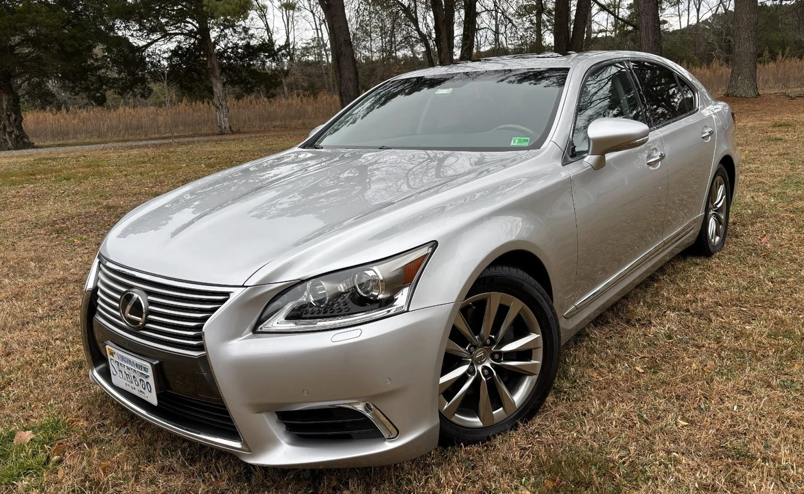 2015 Lexus LS 4th Gen - Image 4 of 21