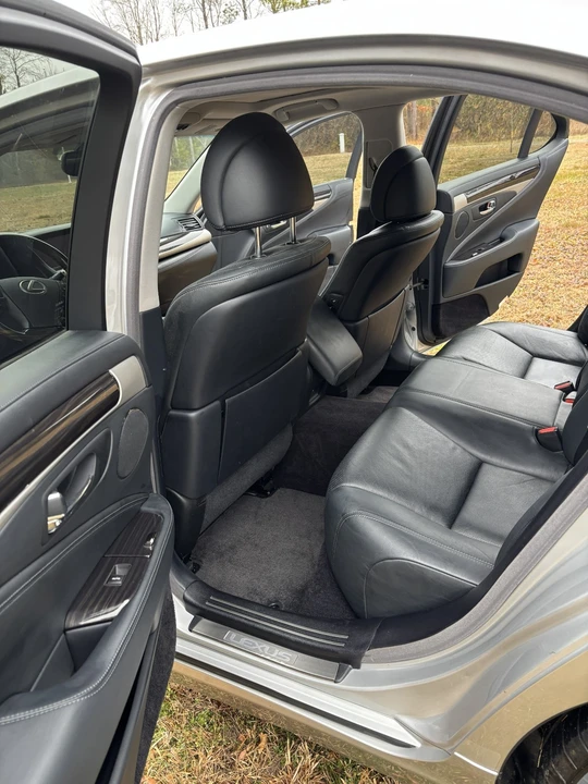 2015 Lexus LS 4th Gen - Image 6 of 21