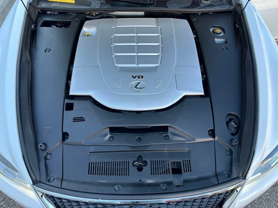 2015 Lexus LS 4th Gen - Image 9 of 20