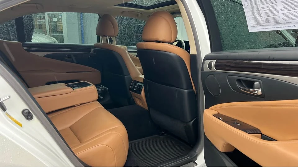 2015 Lexus LS 4th Gen - Image 17 of 20