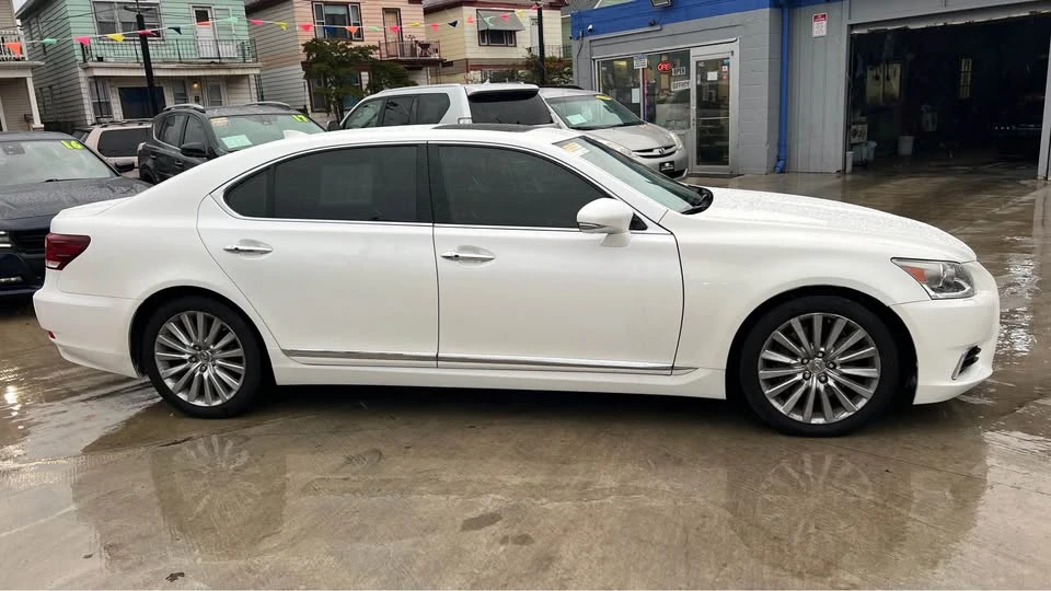 2015 Lexus LS 4th Gen - Image 8 of 20