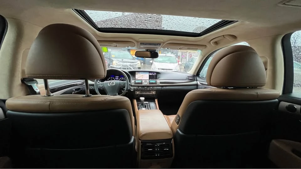 2015 Lexus LS 4th Gen - Image 13 of 20
