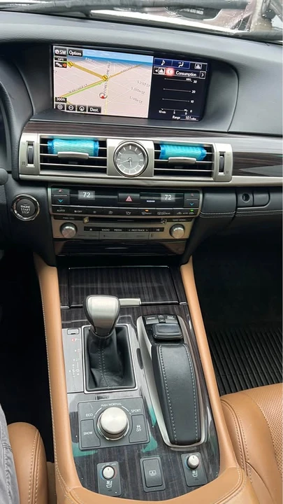 2015 Lexus LS 4th Gen - Image 11 of 20