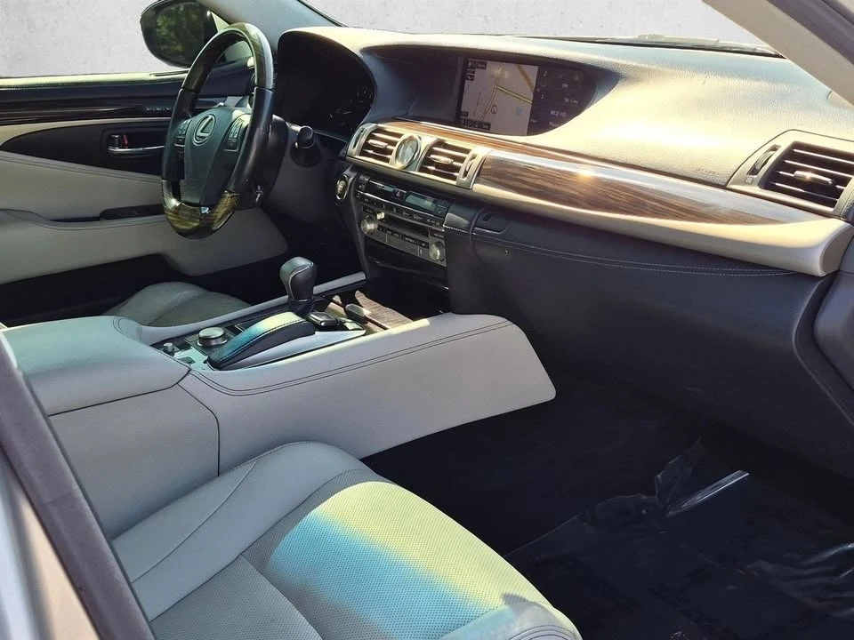 2015 Lexus LS 4th Gen - Image 10 of 15