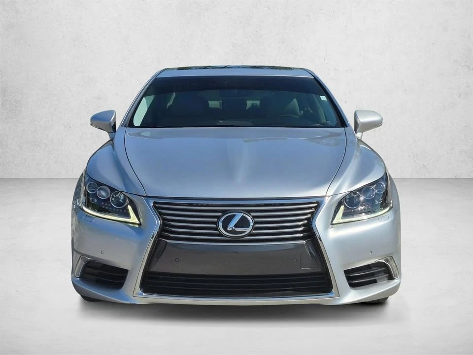 2015 Lexus LS 4th Gen - Image 8 of 15