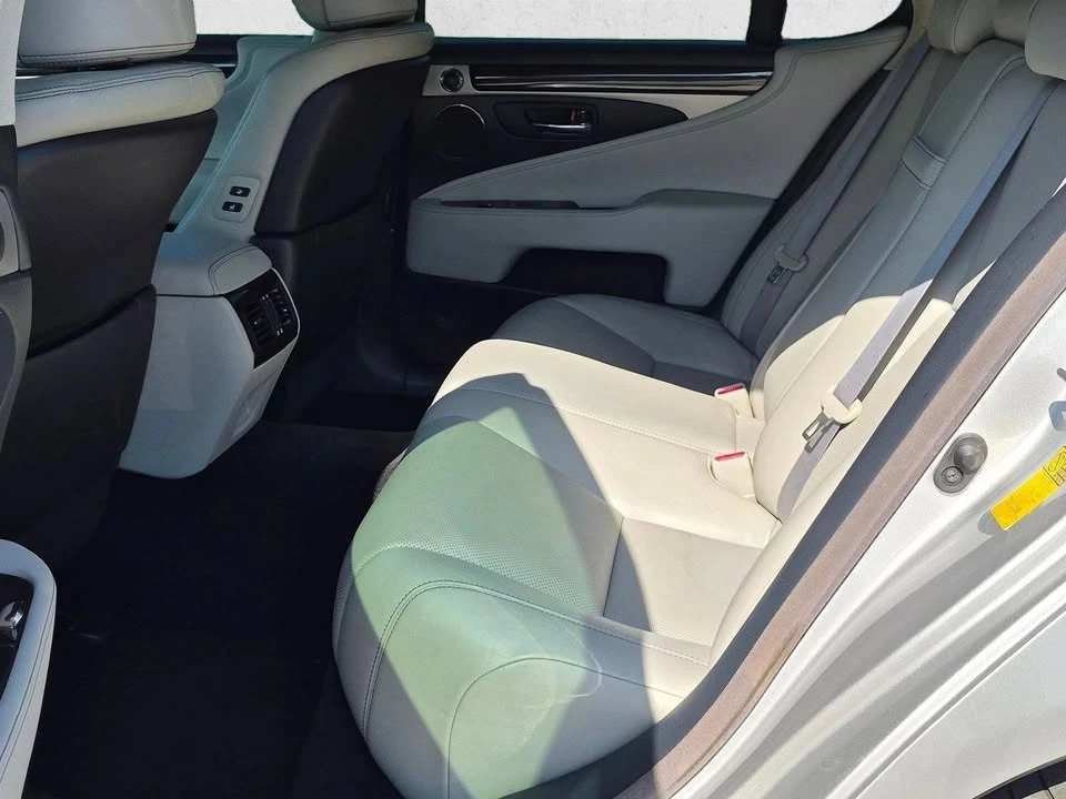 2015 Lexus LS 4th Gen - Image 12 of 15