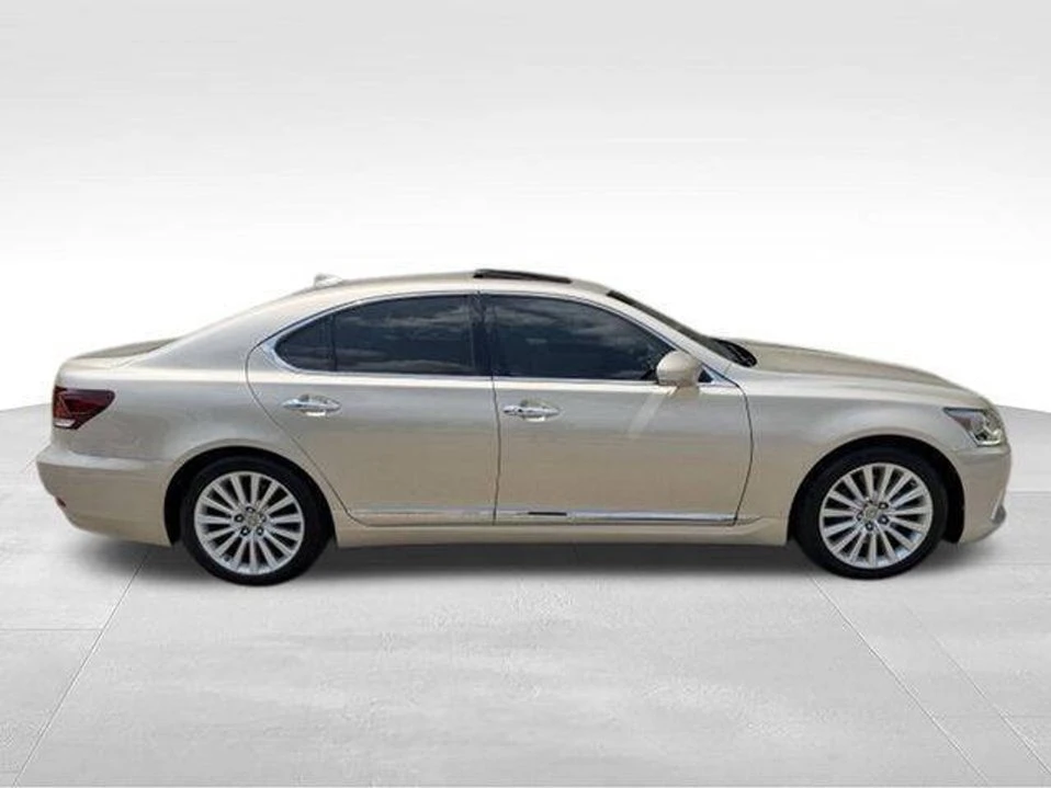 2015 Lexus LS 4th Gen - Image 7 of 16