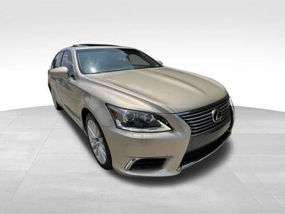 2015 Lexus LS 4th Gen - Image 8 of 16